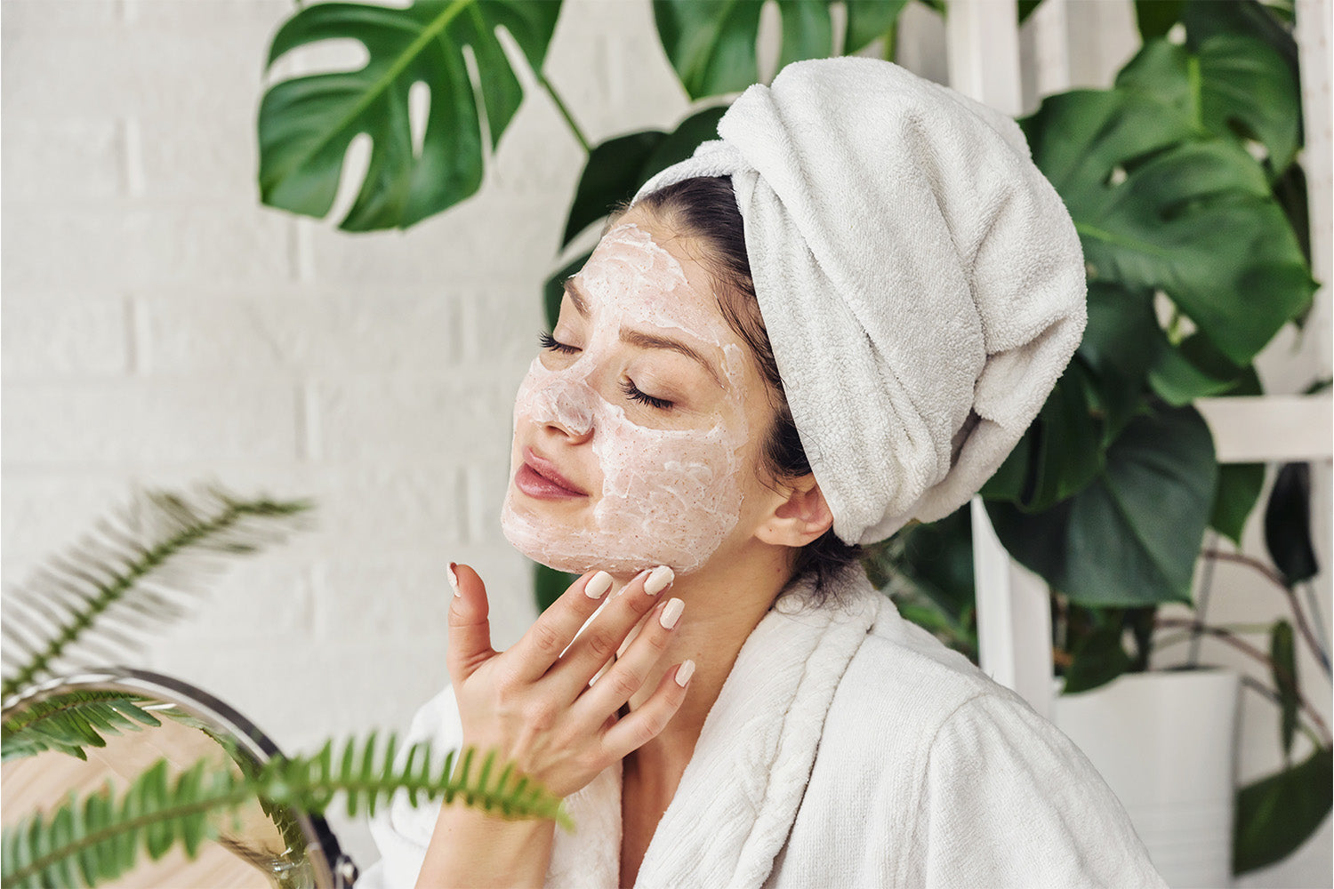 9 Expert Tips on How To Get Glowing and Radiant Skin